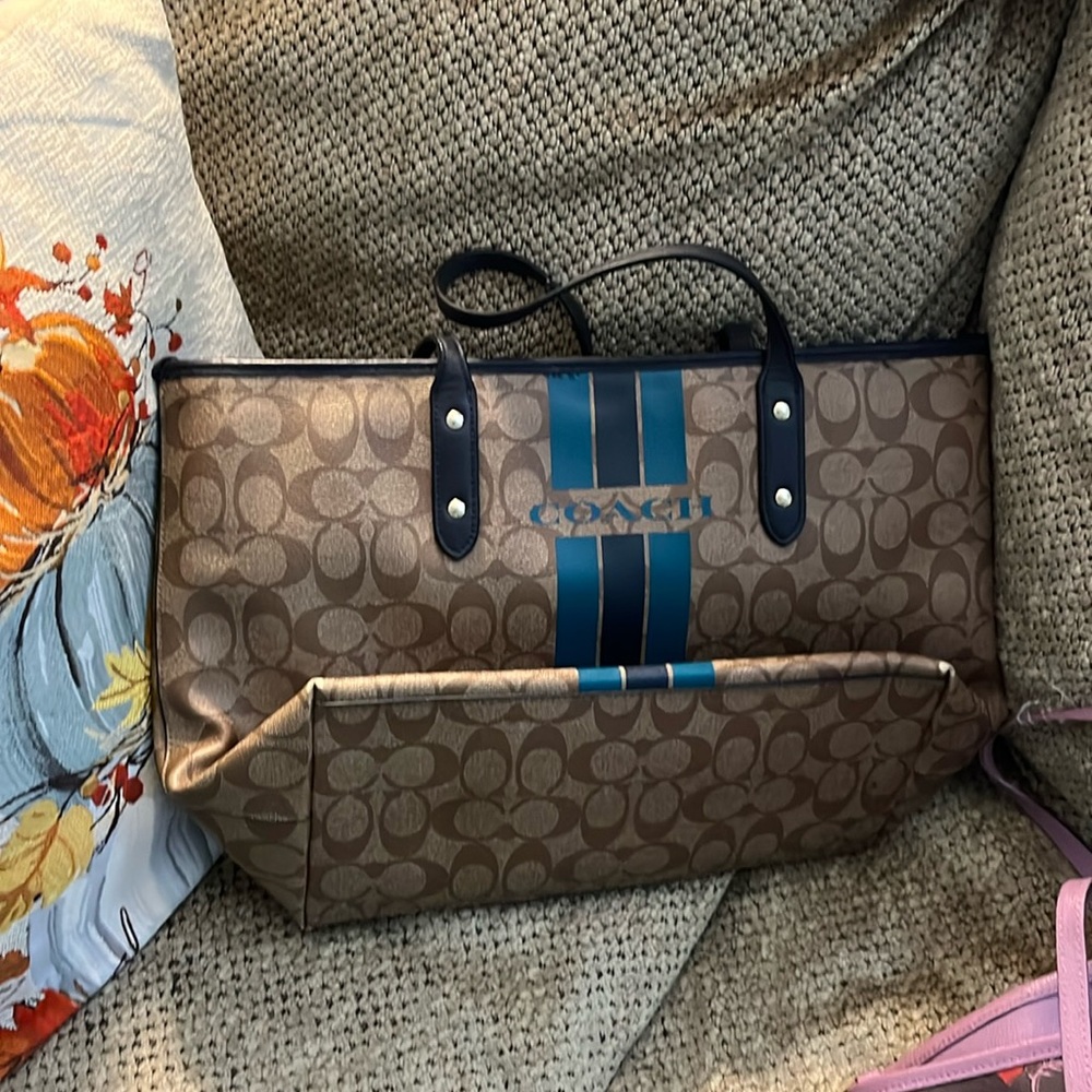 Signature Coach shoulder bag - Teal trim & matching wallet